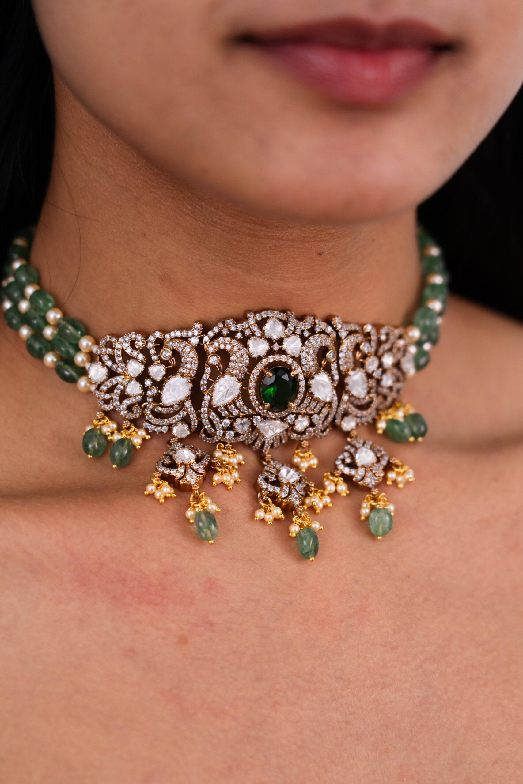 Royal Emerald Mozonite Art Choker - Image 2