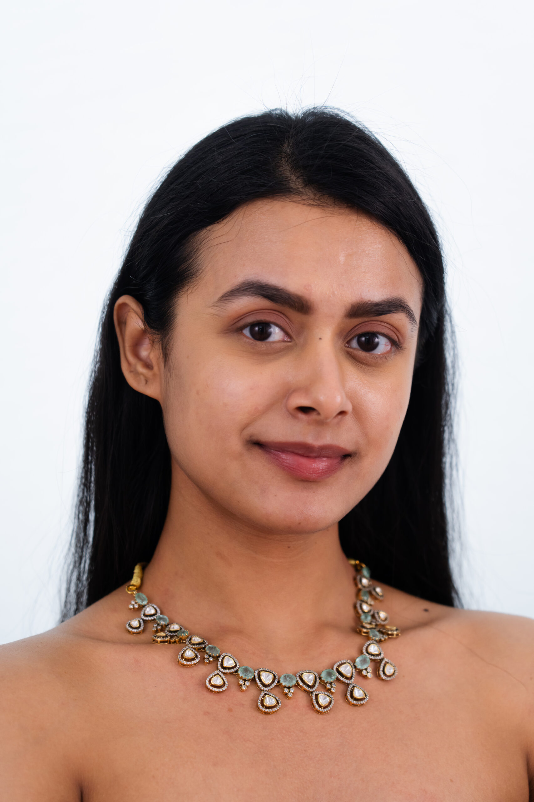 Radiant Mozonite Green Quartz Accent Necklace - Image 3