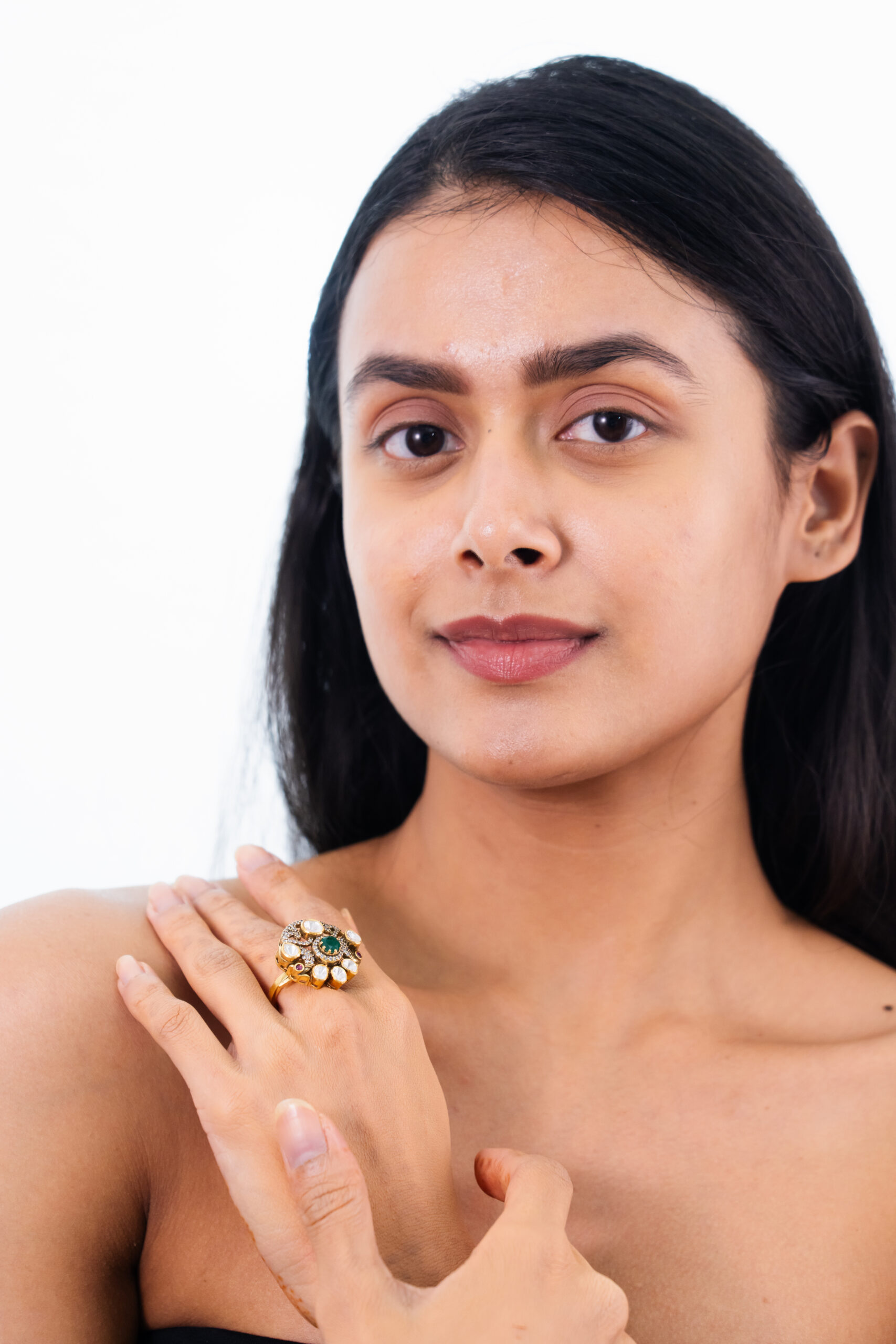 Radiant Mozonite Green Quartz Focus Ring - Image 2