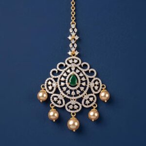 ROYAL EMERALD RADIANCE PEARL DROP STATEMENT PENDANT